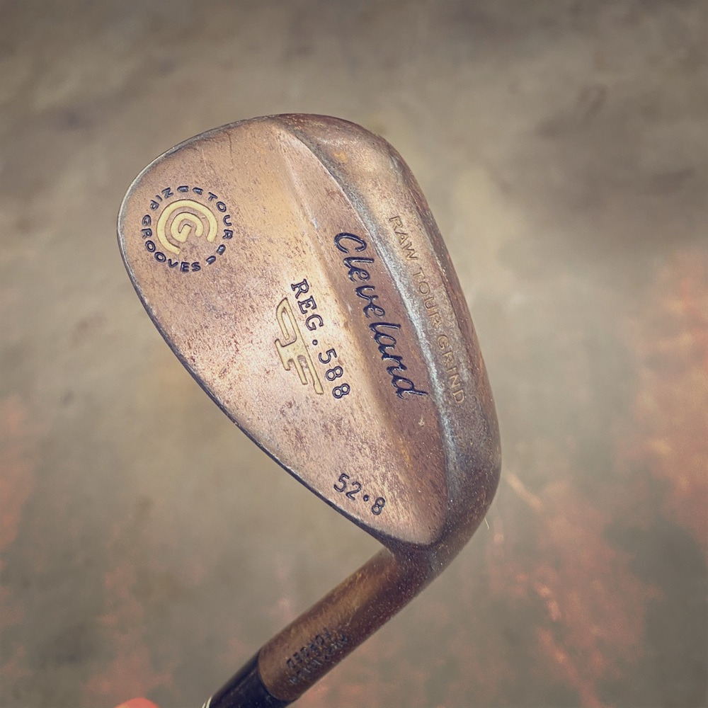 Cleveland 52 degree reg588 sand wedge